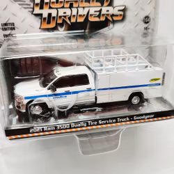 Skala 1/64  GreenLight "Dually Drivers" RAM 3500 Dually Tire Truck "GoodYear" 21'