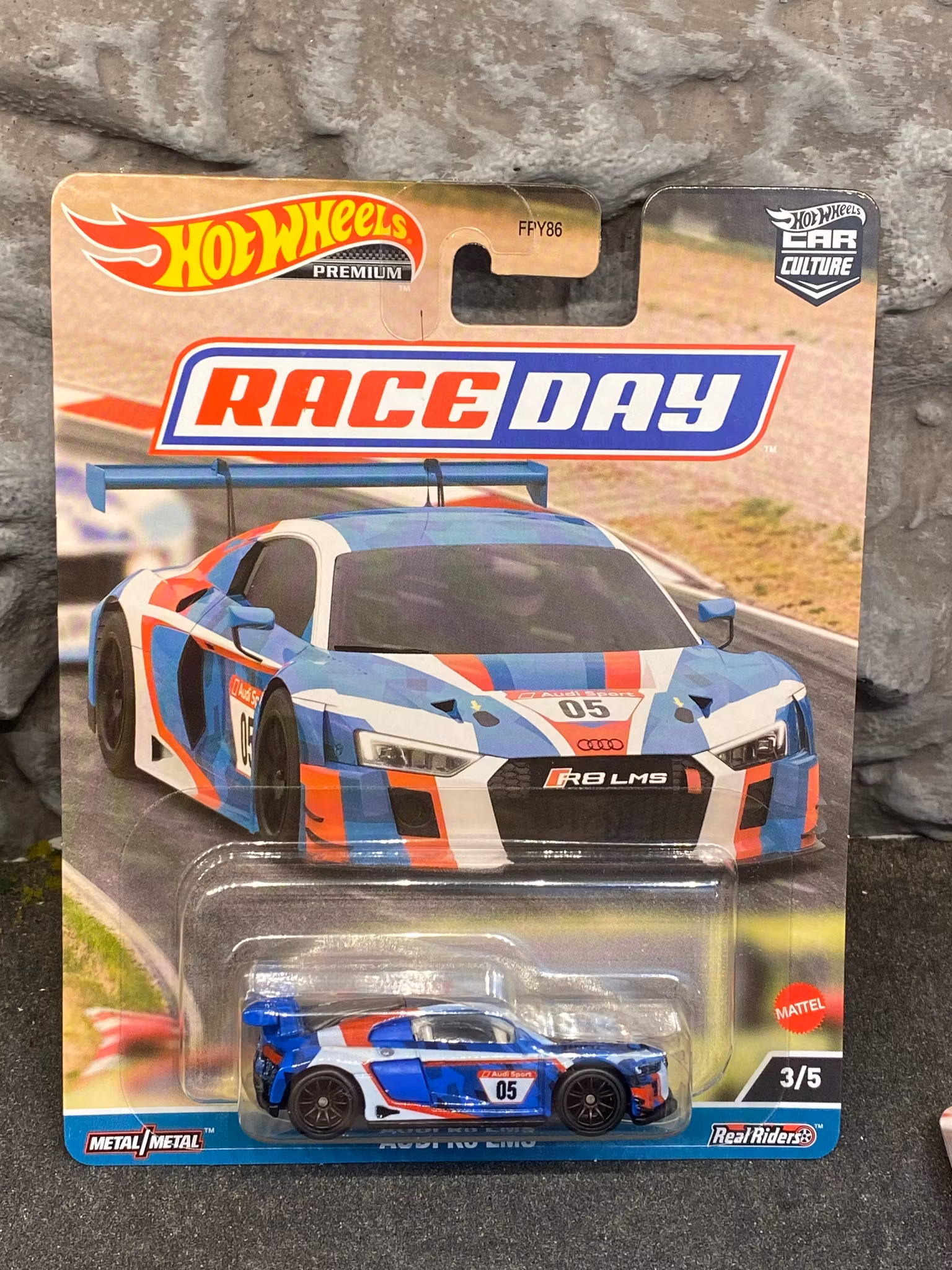 Skala 1/64 Hot Wheels Premium Race Day: Audi R8 LMS
