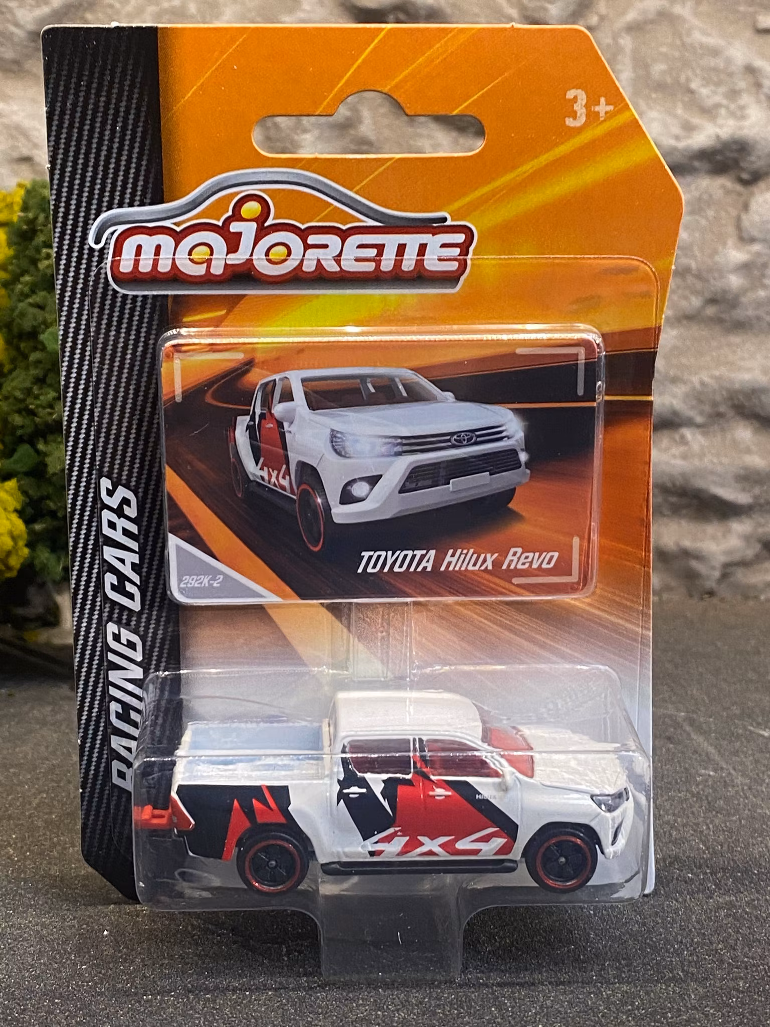 Skala 1/64 fr Majorette - Racing Cars: Toyota Hilux Revo