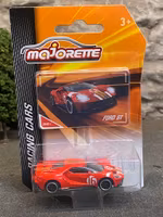 Skala 1/64 fr Majorette - Racing Cars: Ford GT, #16, Red w golden stripes