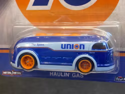 Skala 1/64 Hot Wheels Premium: Haulin Gas "Union"