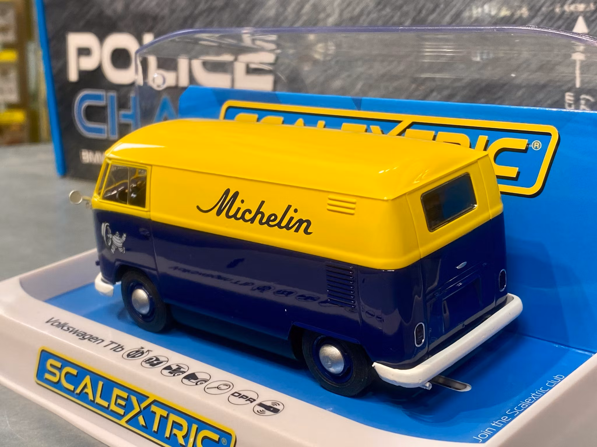 Skala 1/32 Analog Scalextric Slot car: Volkswagen Panel Van T1 b Michelin
