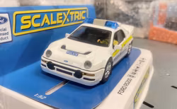 Skala 1/32 Scalextric Slotcar: Ford RS200 - Police Edition