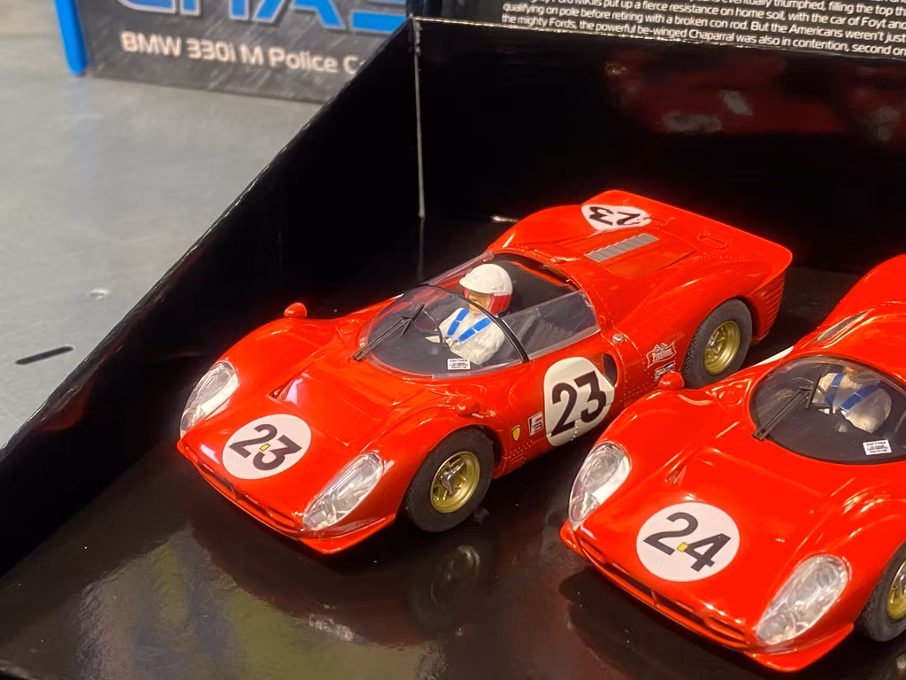 Skala 1/32 Scalextric Slot Cars - Legends - 1967 Daytona 24 Triple Pack