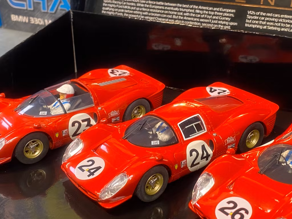 Skala 1/32 Scalextric Slot Cars - Legends - 1967 Daytona 24 Triple Pack