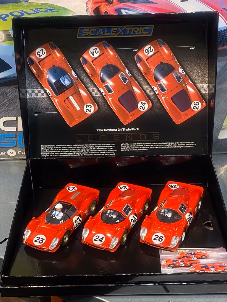 Skala 1/32 Scalextric Slot Cars - Legends - 1967 Daytona 24 Triple Pack