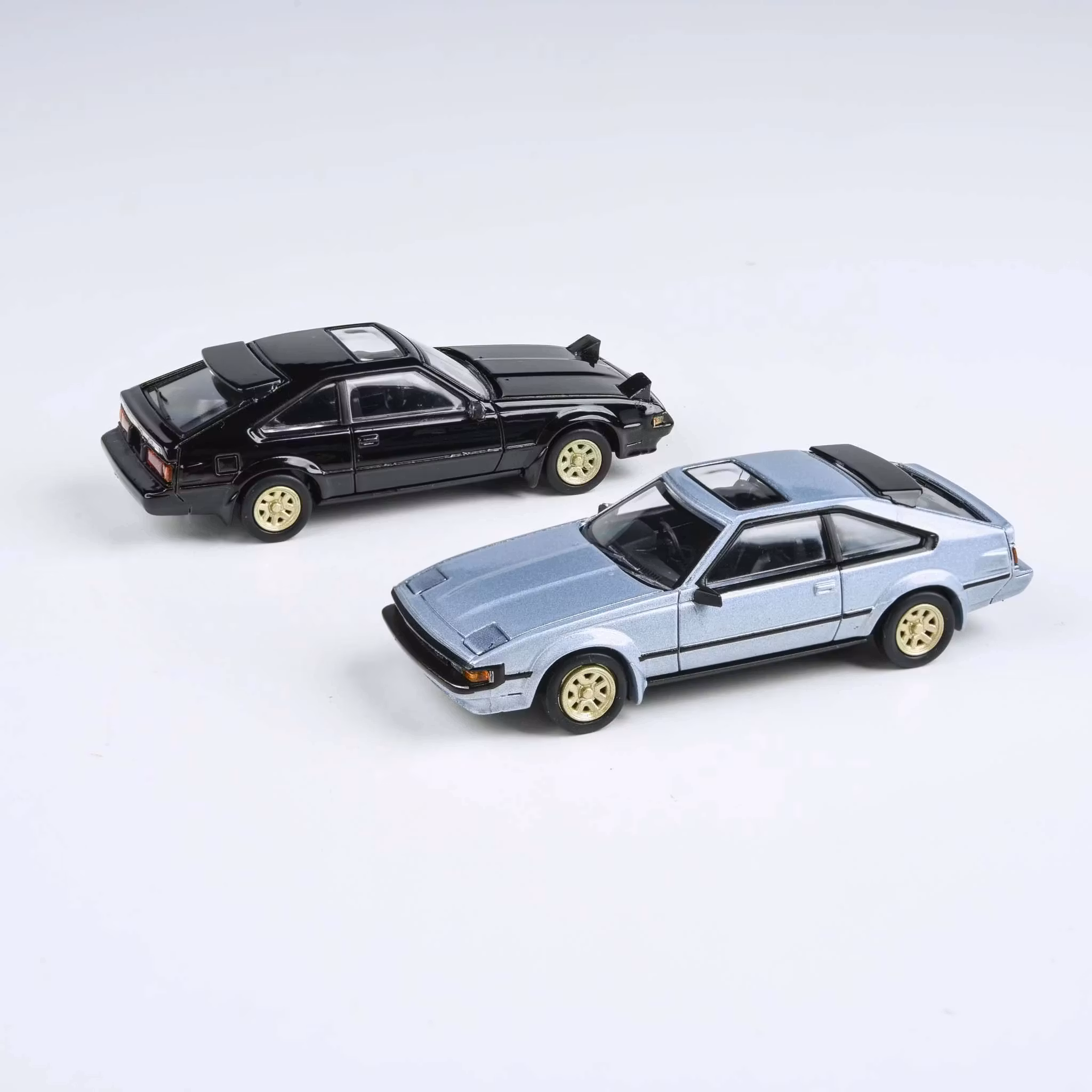 Skala 1/64 1984 Toyota Celica Supra XX Black, Lights up fr Para64