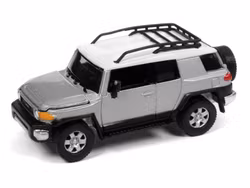 Skala 1/64 2007 TOYOTA FJ CRUISER, Silver fr Johnny Lightning