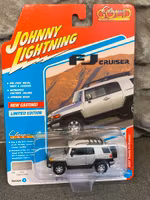 Skala 1/64 2007 TOYOTA FJ CRUISER, Silver fr Johnny Lightning