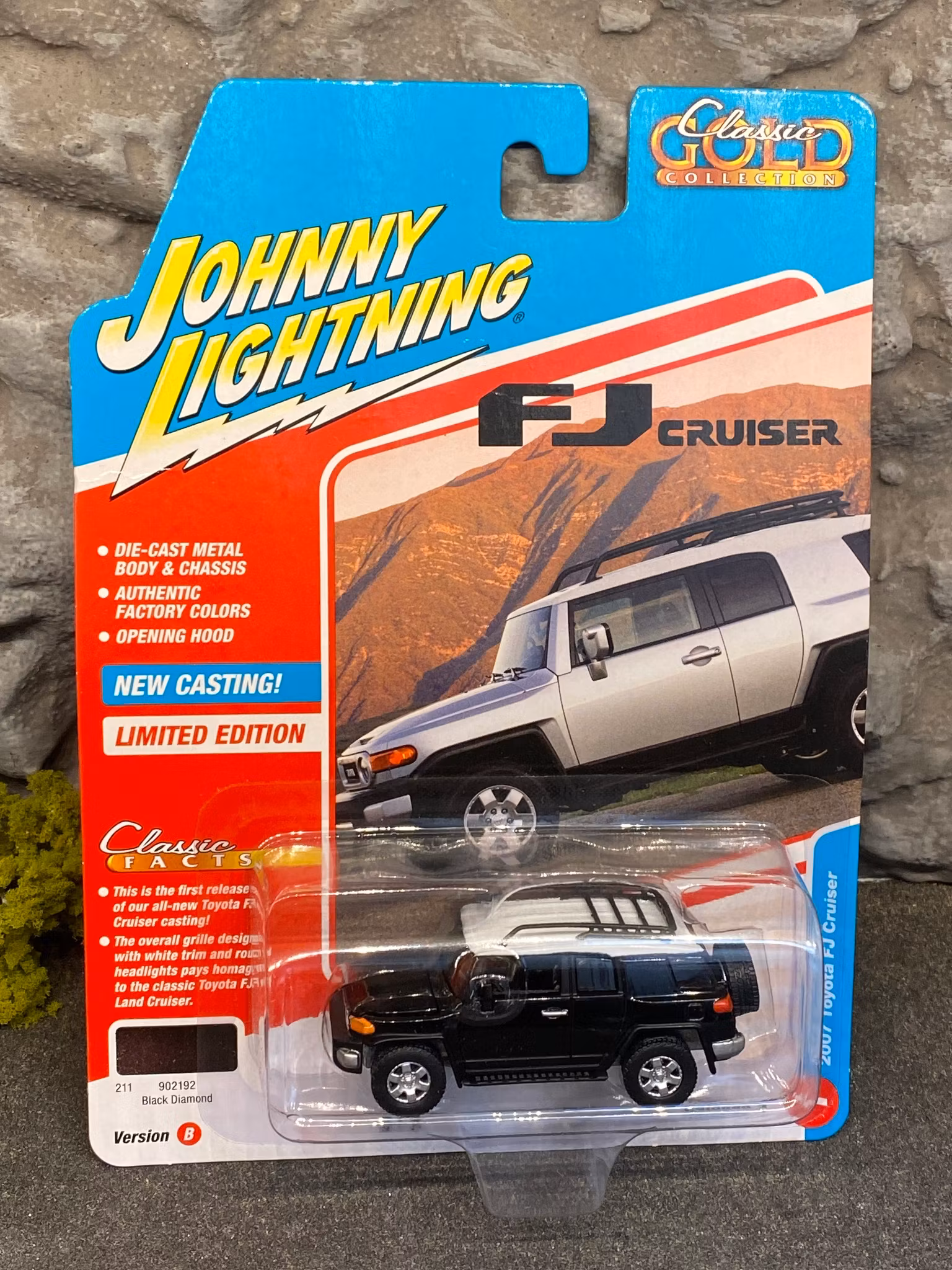 Skala 1/64 2007 TOYOTA FJ CRUISER, Black fr Johnny Lightning