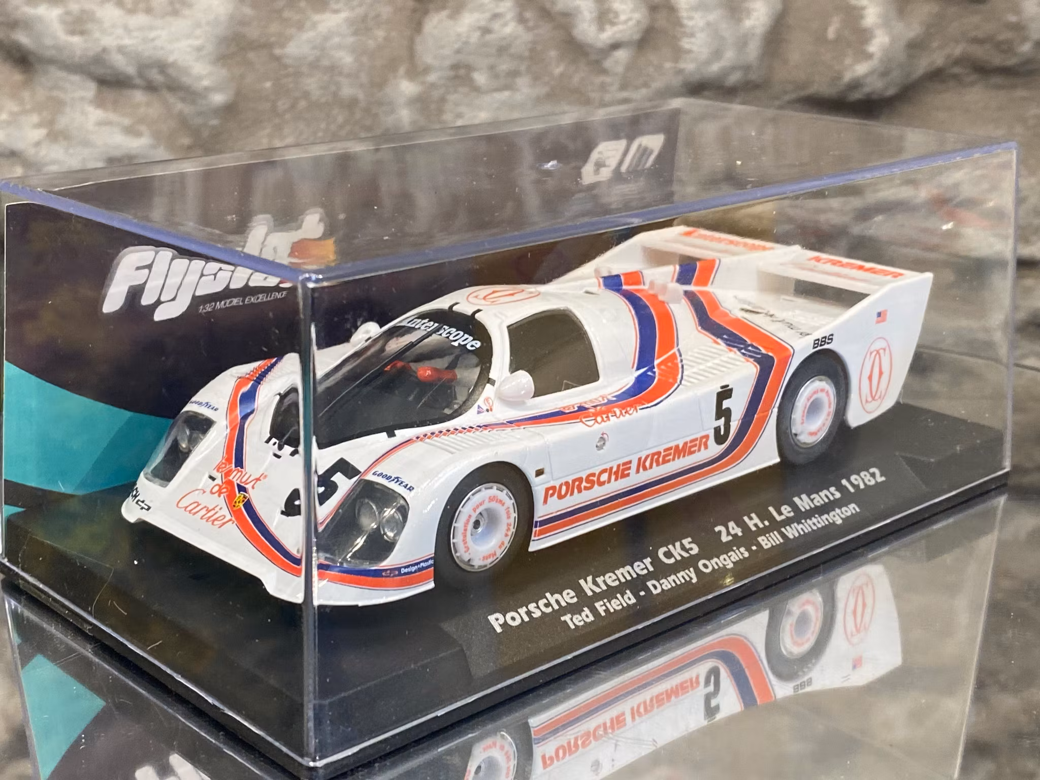 Scale 1/32 Analogue FLY slotcar: Porsche Kremer CK5 24H Le Mans 82' #5