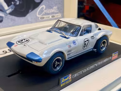 Skala 1/32 An. Slotcar fr Revell: Corvette Grand Sport #67 Road America 64'
