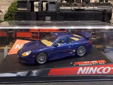 Skala 1/32 Analog Slotcar: Porsche 911 GT3, Bkue - 50234 fr NINCO