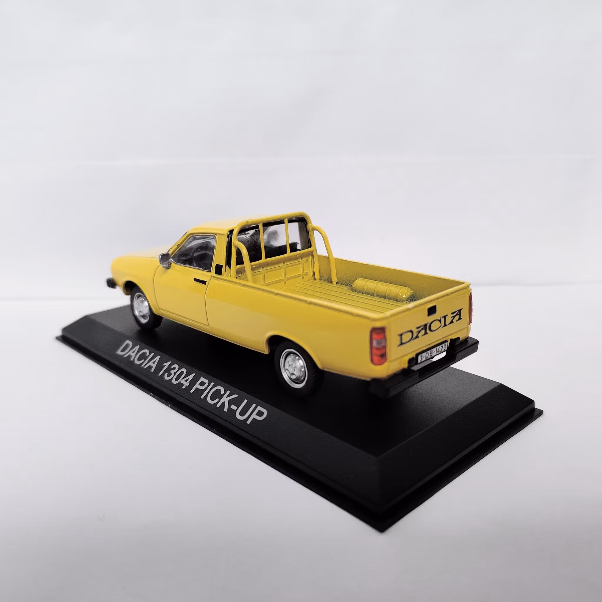 Skala 1/43 Dacia 1304 Pick-Up fr Magazine Models