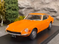 Skala 1/24 Datsun 240 Z, Orange fr WhiteBox