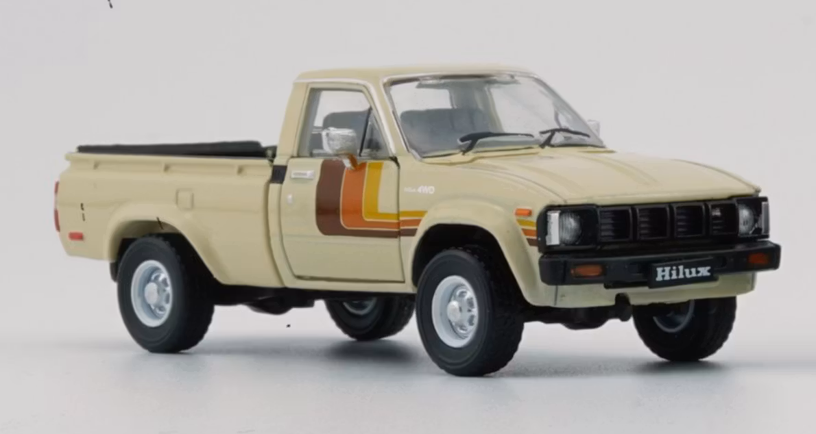 Skala 1/64 - 1980 Toyota Hilux Single Cab, Beige, LHD fr BM Creations