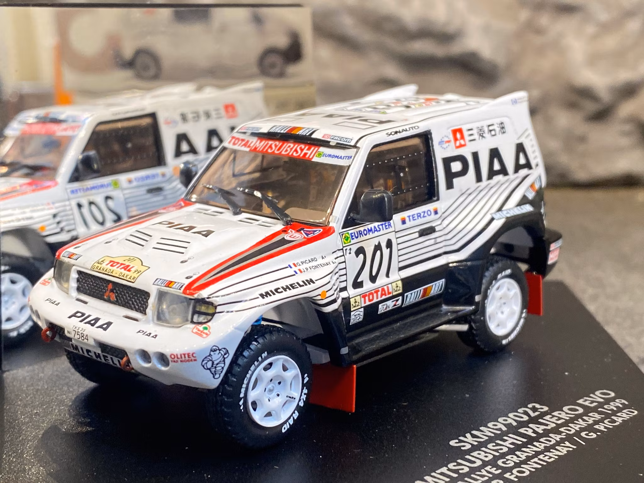 Skala 1/43 Mitsubishi Pajero Evo, Rallye Granada-Dakar 1999 #201 fr SKID