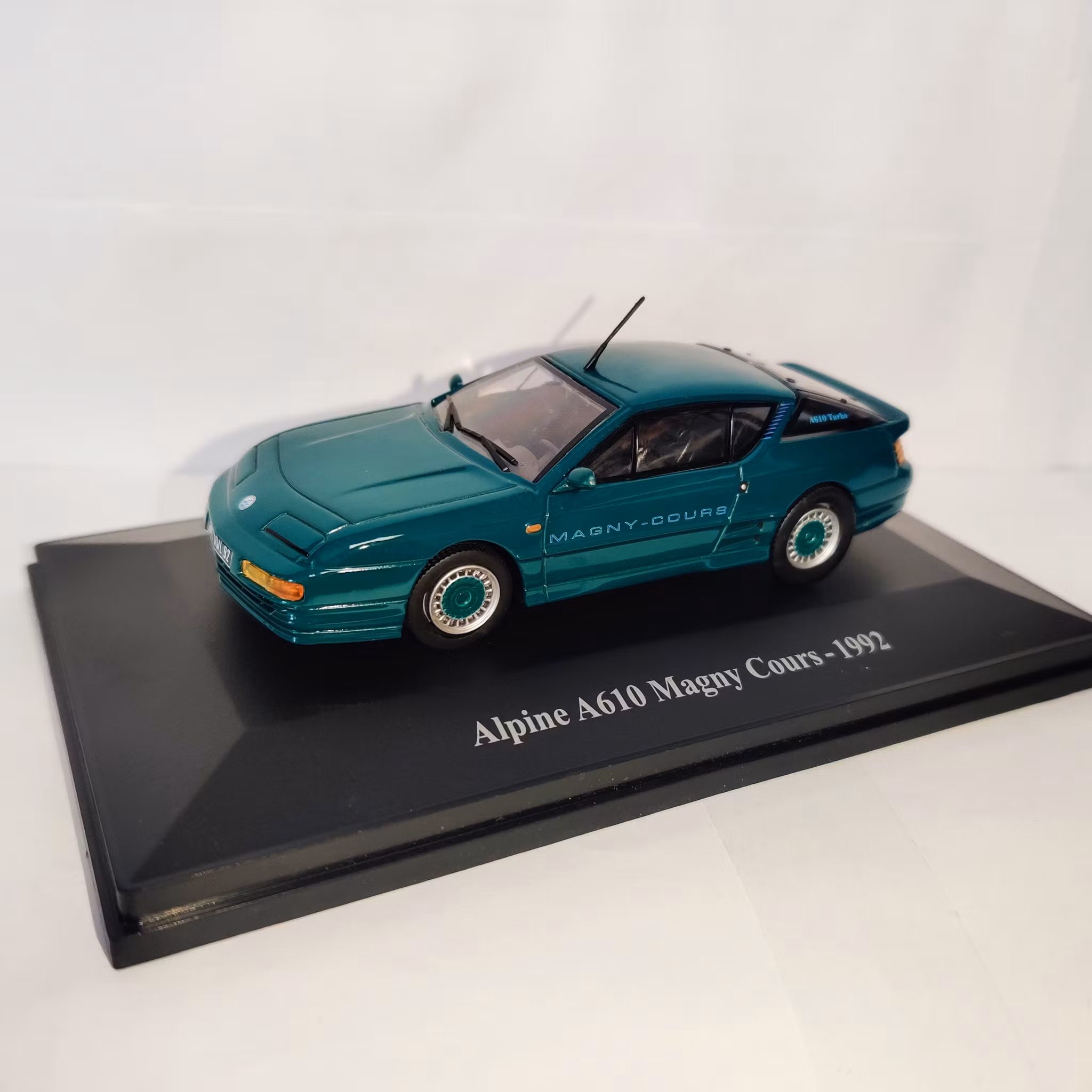 Skala 1/43 Alpine A610 Magny Cours 1992