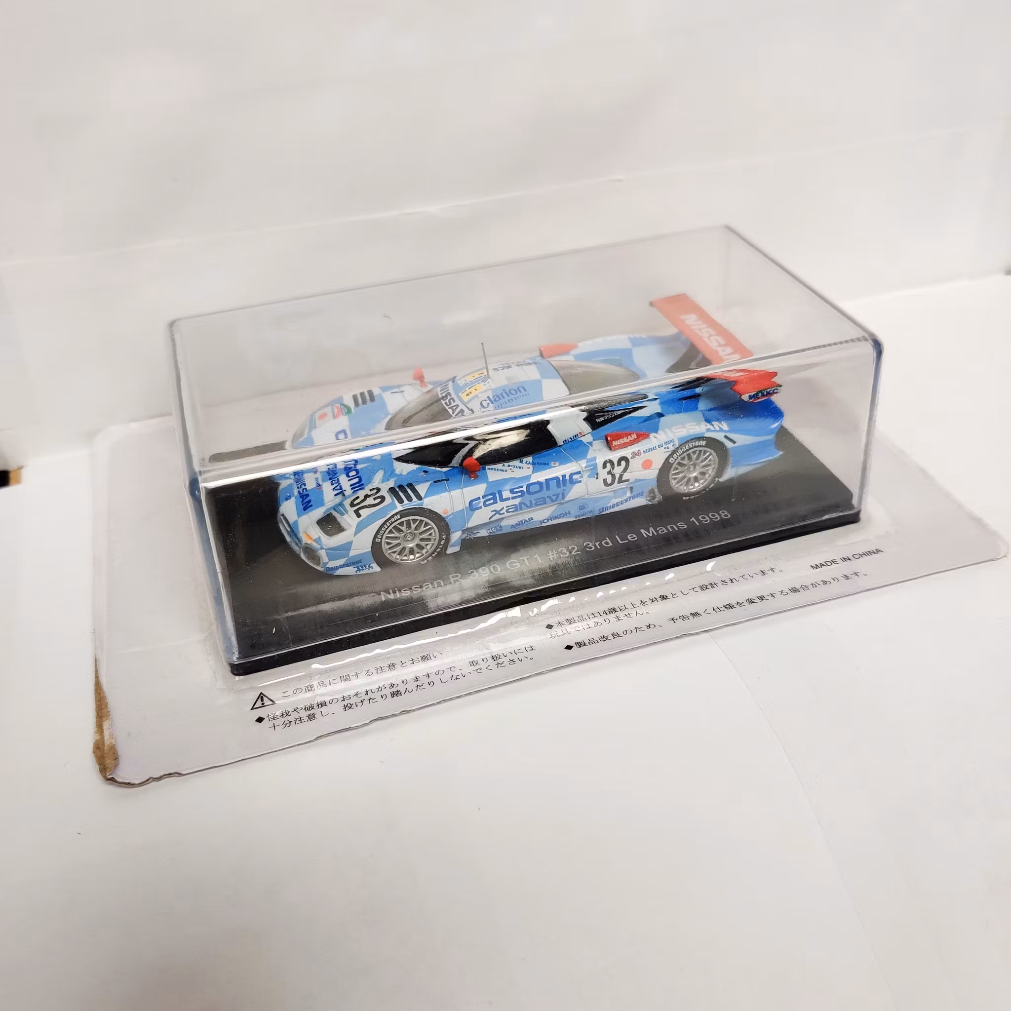 Skala 1/43: Nissan R 390 GT1 #32 3rd Le Mans 1998 fr SPARK