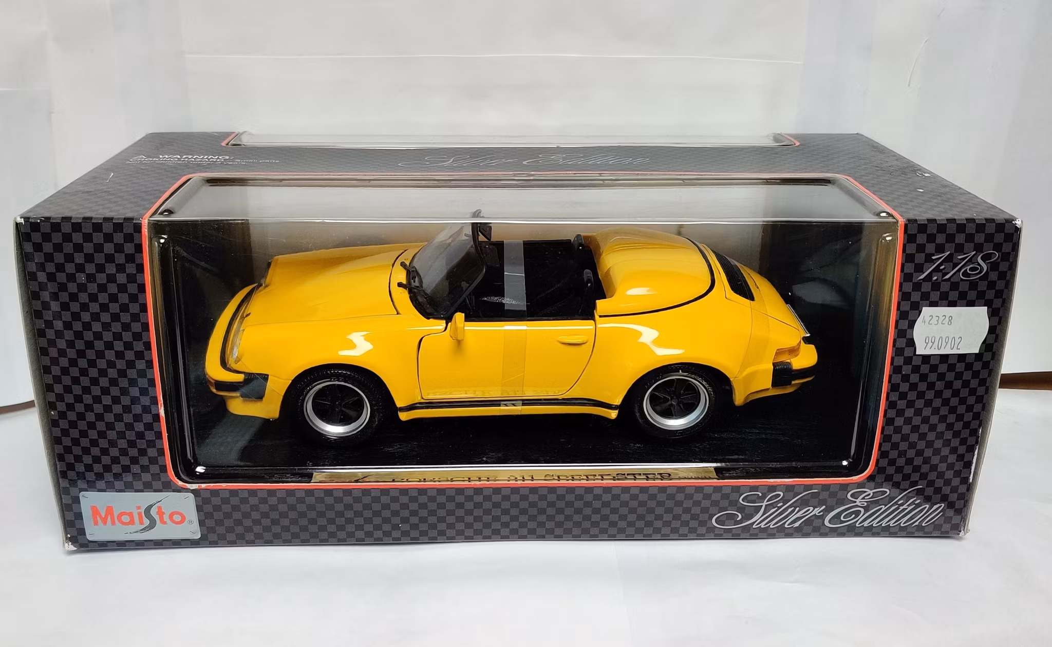 Skala 1/18 Porsche 911 Speedster 1989 fr Maisto
