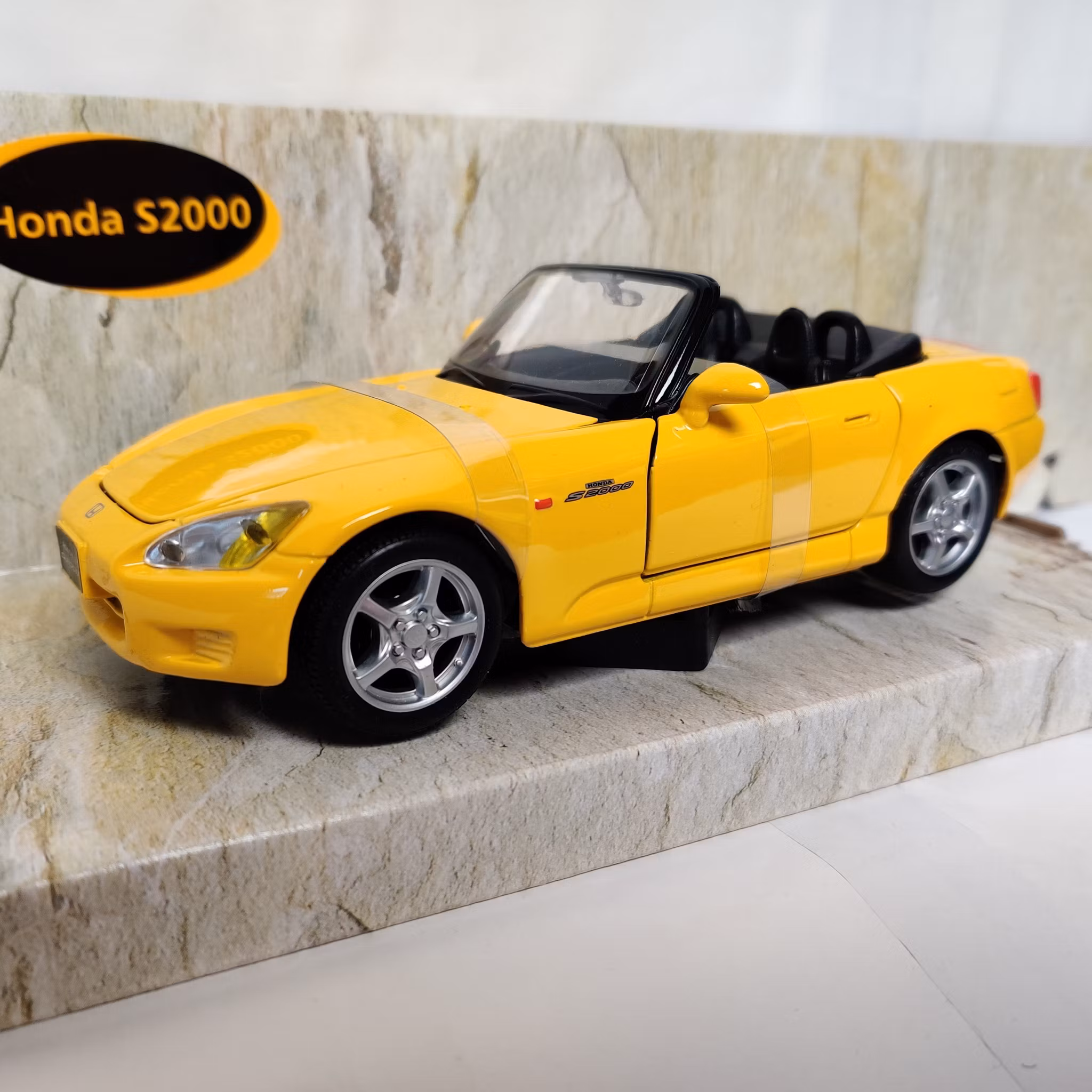Skala 1/24 Honda S2000 fr Maisto