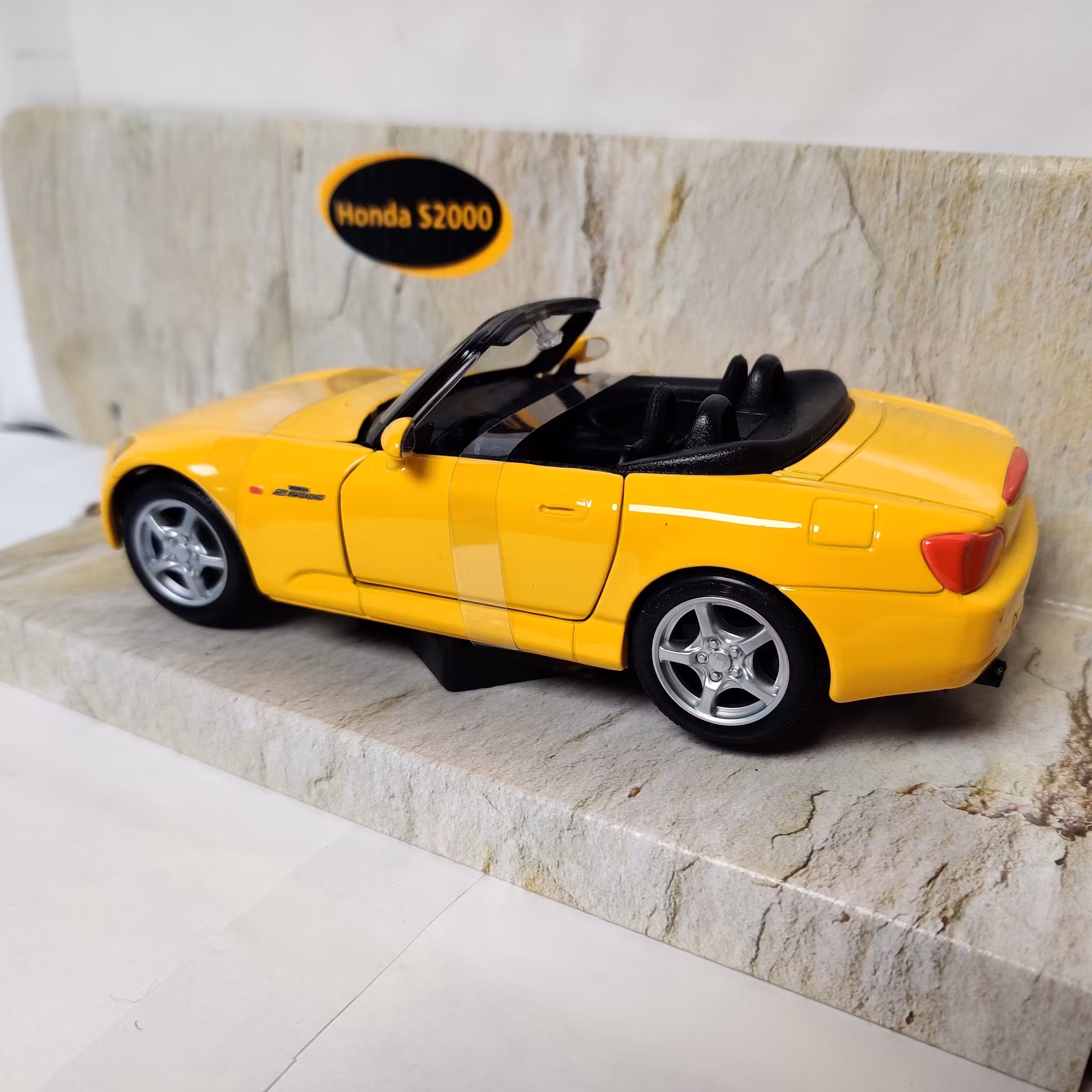 Skala 1/24 Honda S2000 fr Maisto