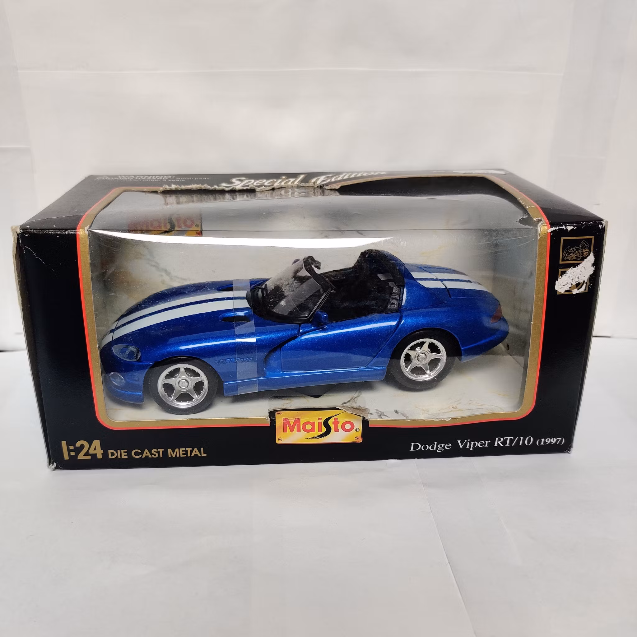 Skala 1/24 Dodge Viper RT/10 1997 fr Maisto