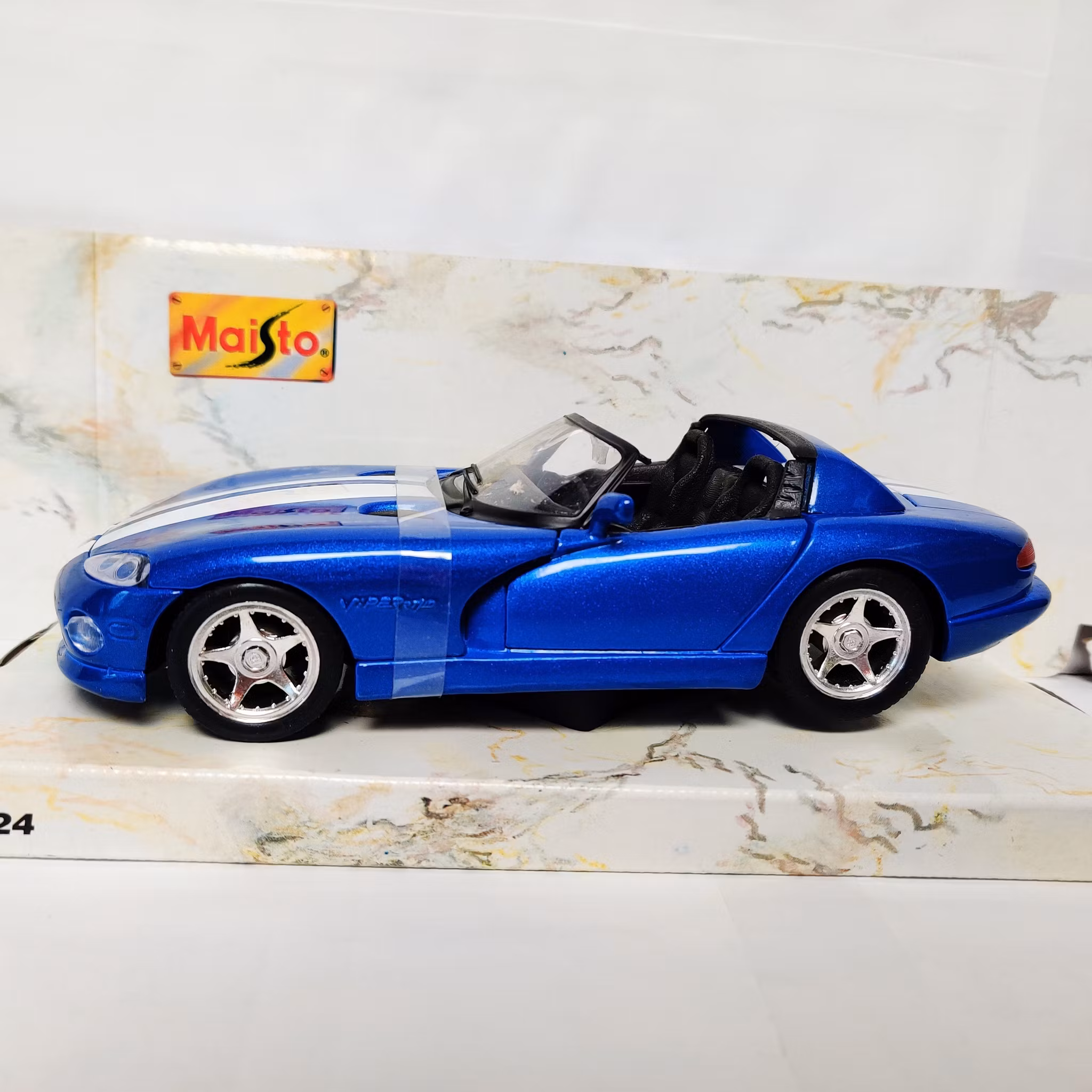 Skala 1/24 Dodge Viper RT/10 1997 fr Maisto