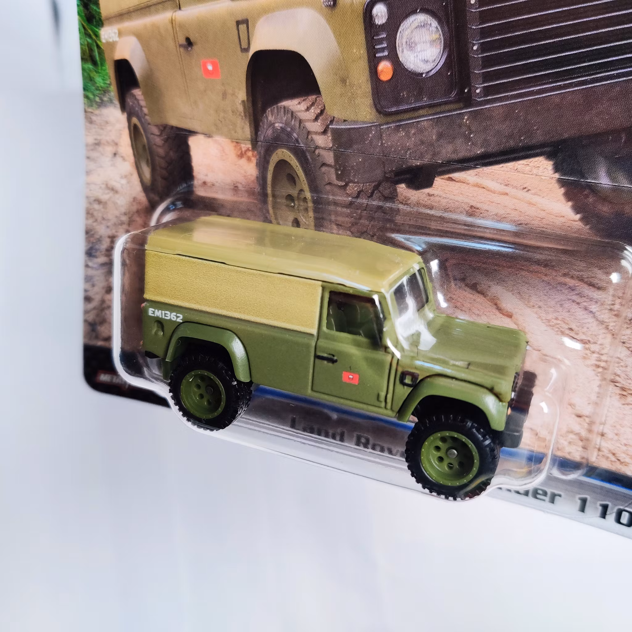 Skala 1/64 Hot Wheels Premium "Fast & Furious" Land Rover Defender 110