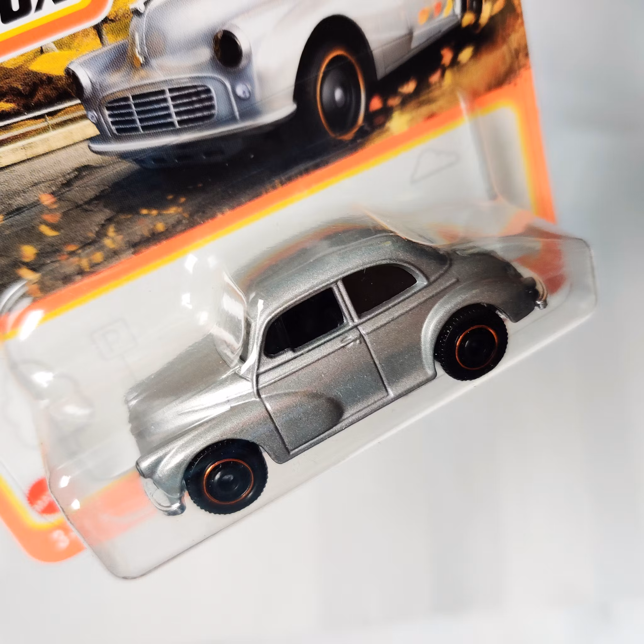 Skala 1/64 Matchbox "70-years"  Morris Minor Saloon