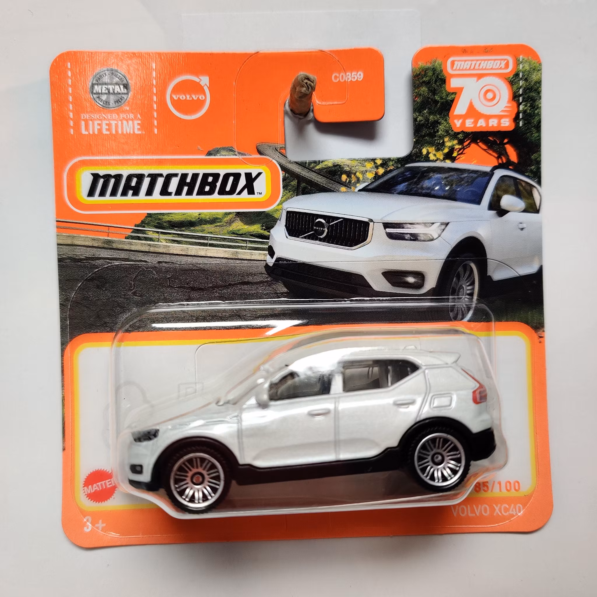 Skala 1/64 Matchbox "70-years" Volvo XC40