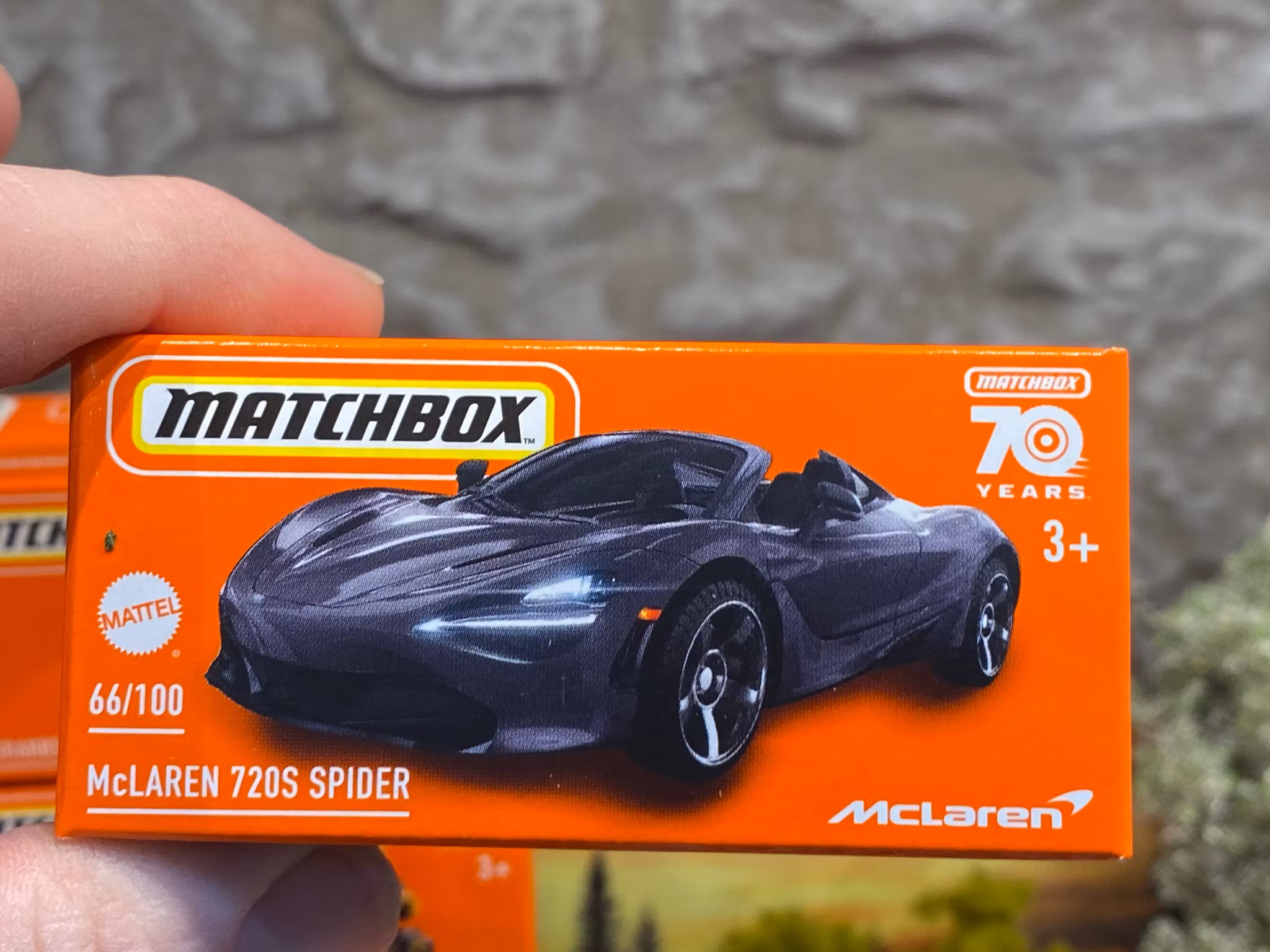 Skala 1/64 Matchbox "70-years" McLaren 720S Spider