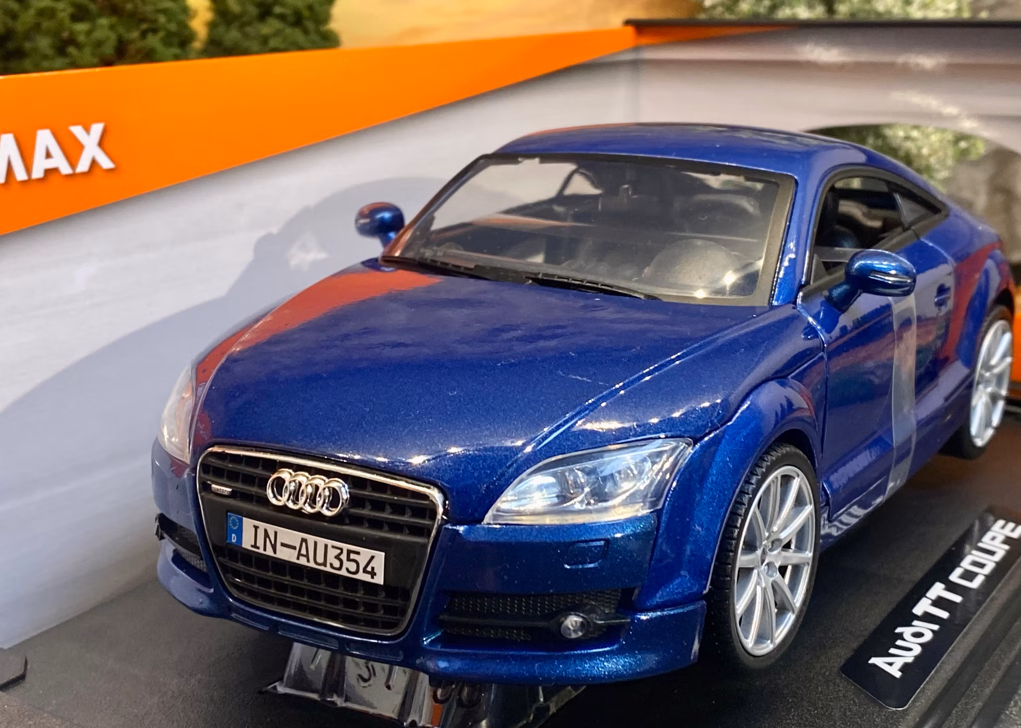 Skala 1/18 Audi TT Coupe, Blue fr MotorMax