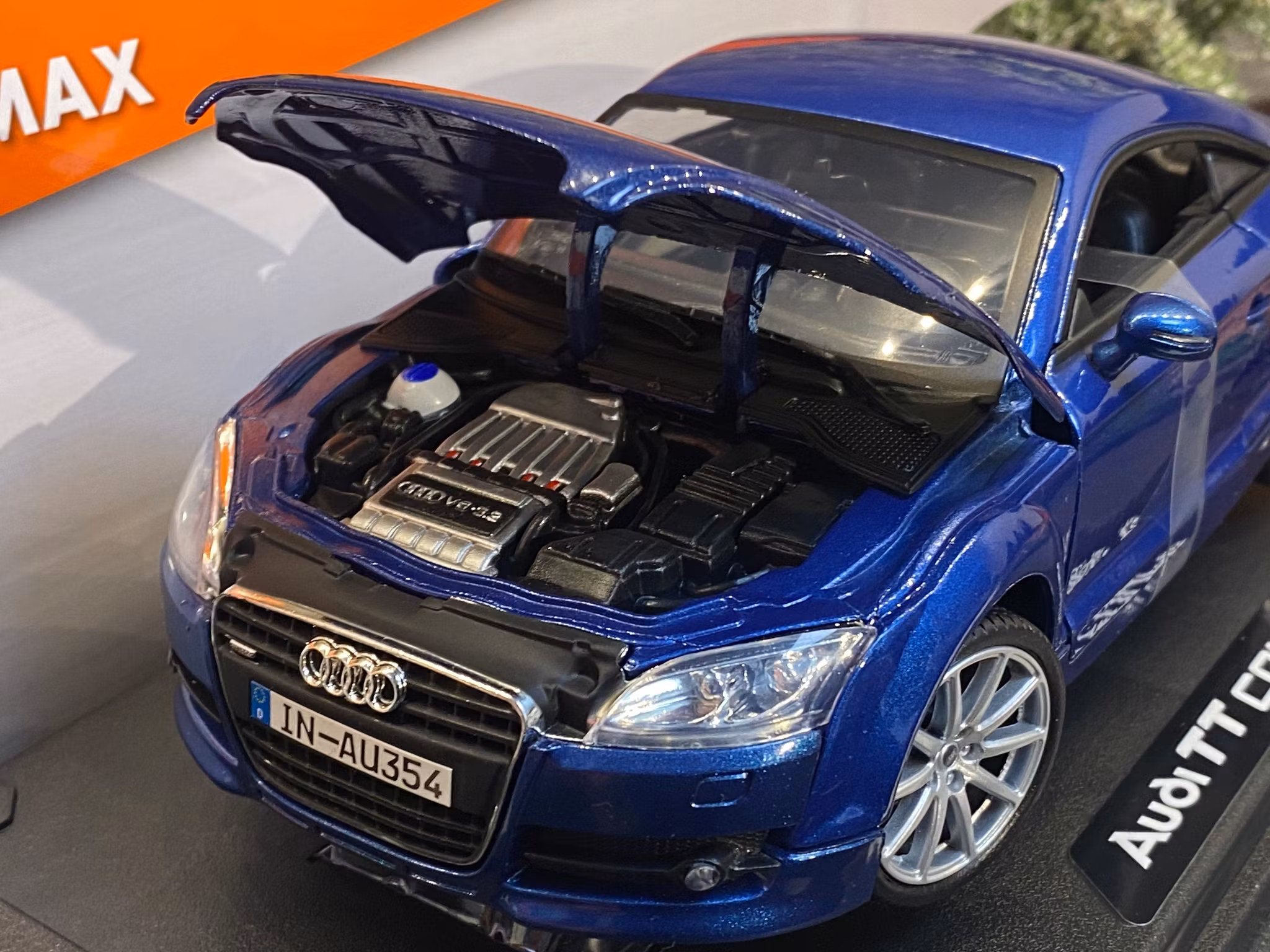 Skala 1/18 Audi TT Coupe, Blue fr MotorMax