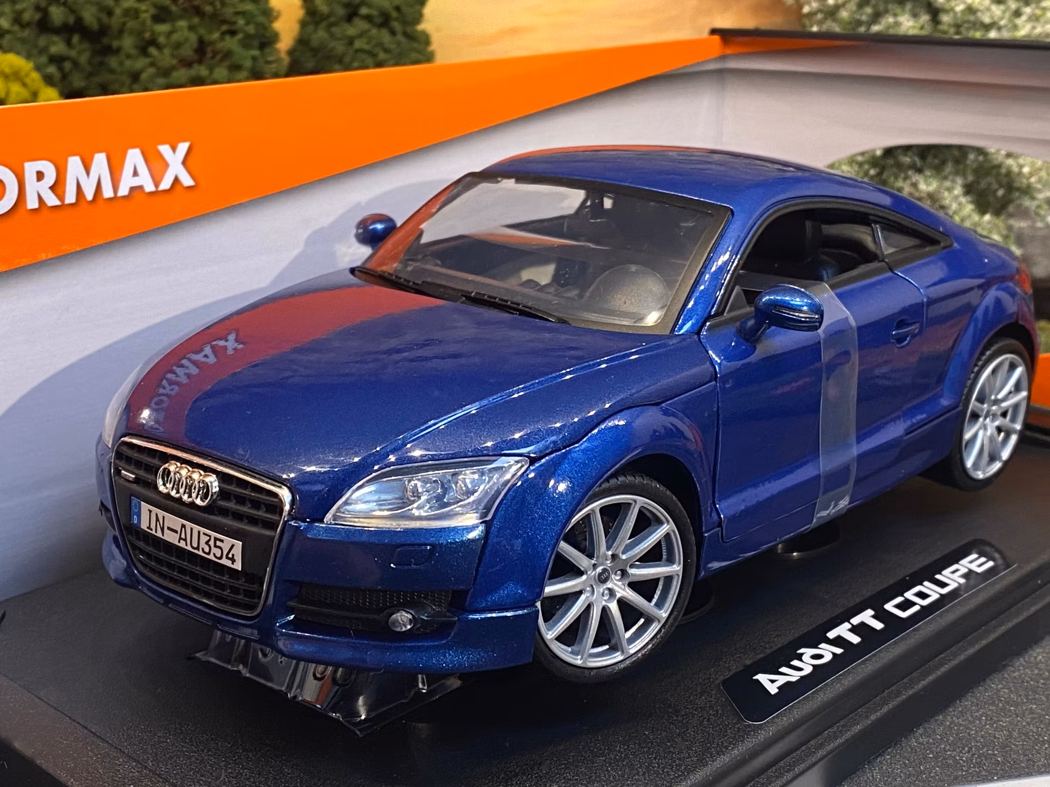 Skala 1/18 Audi TT Coupe, Blue fr MotorMax