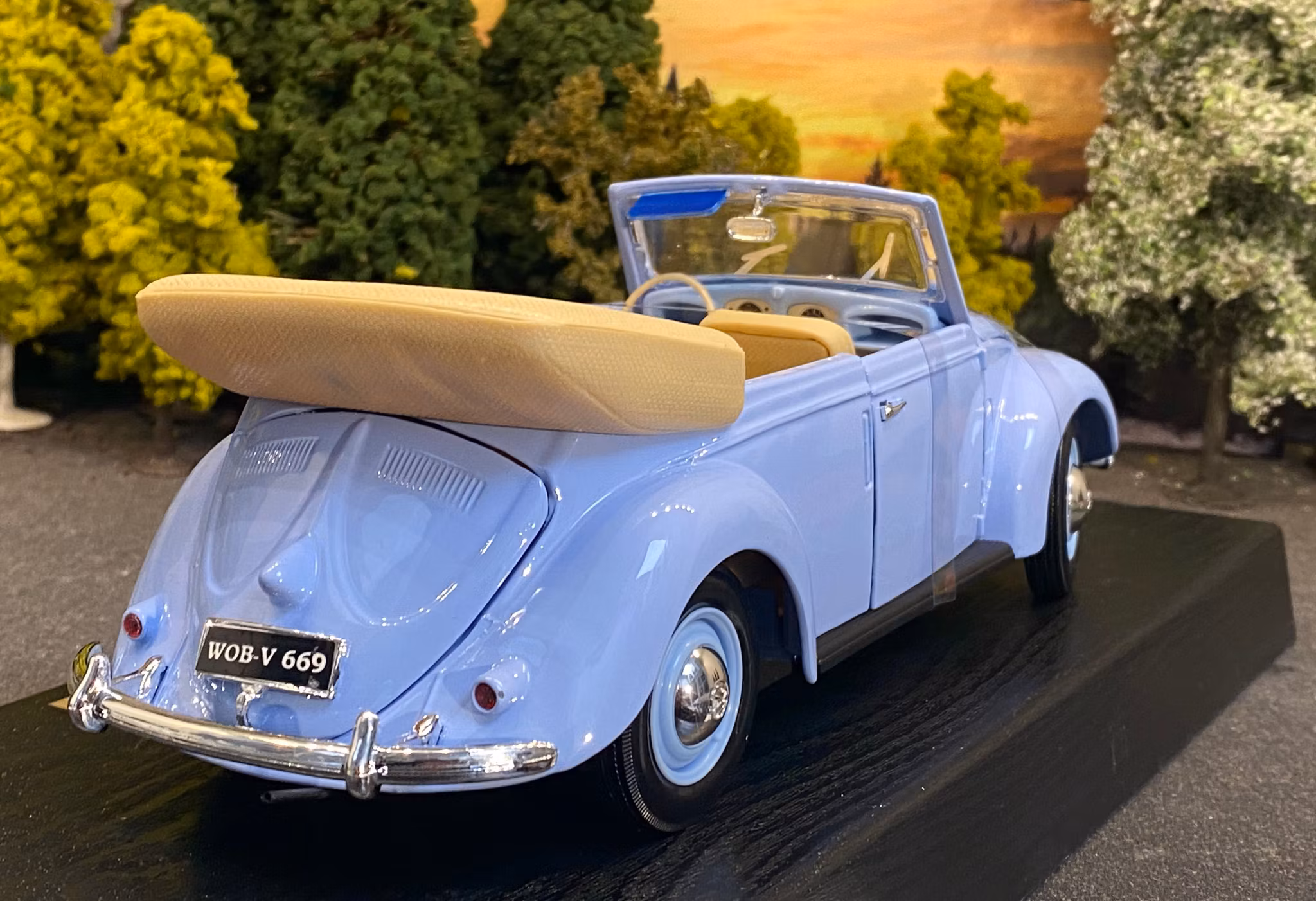 Skala 1/18 Volkswagen Cabriolet 1951 fr Maisto
