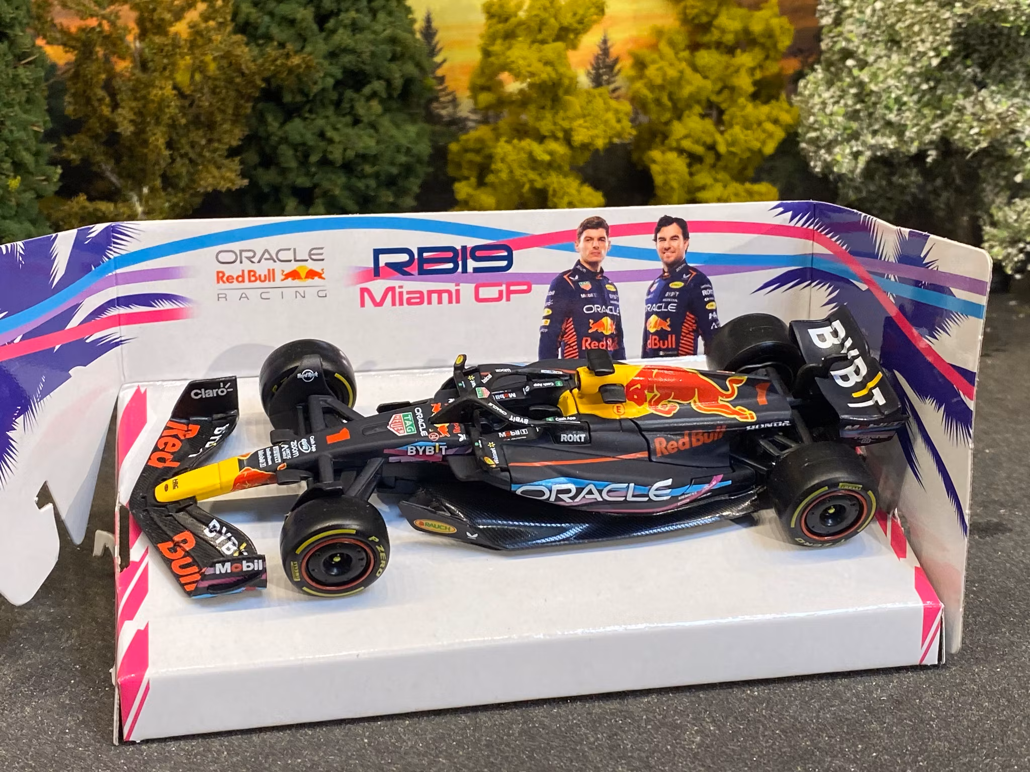 Skala 1/43 - F1 RB19 #1 M Verstappen - Miami GP fr Bburago 38082VM