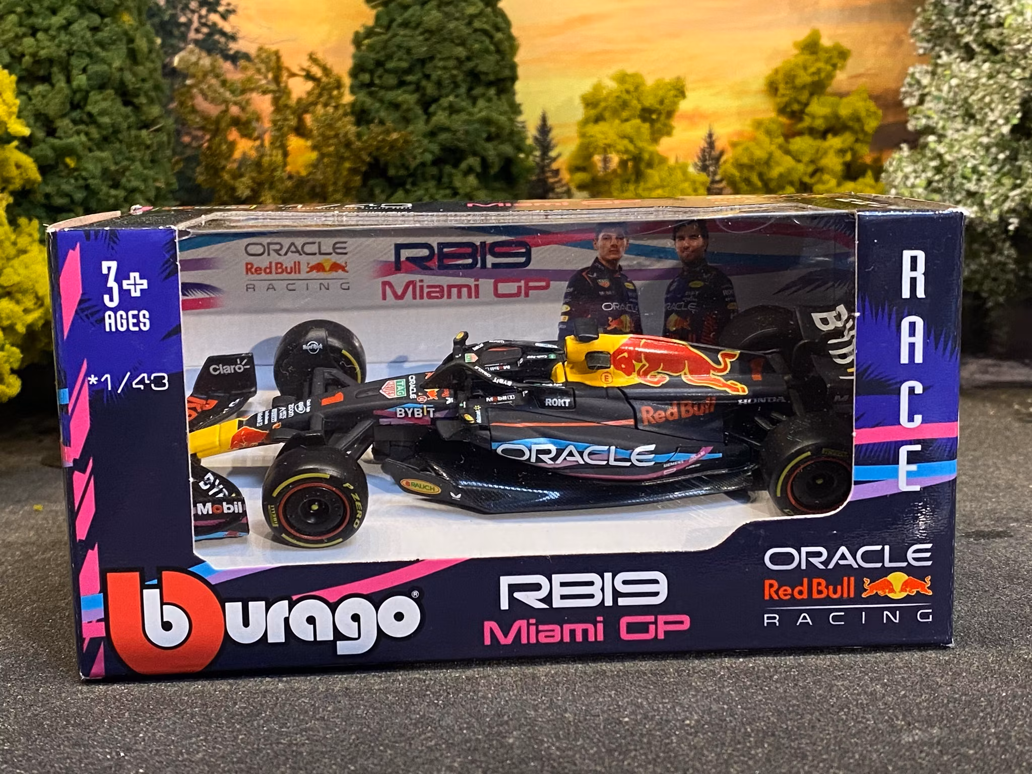Skala 1/43 - F1 RB19 #1 M Verstappen - Miami GP fr Bburago 38082VM