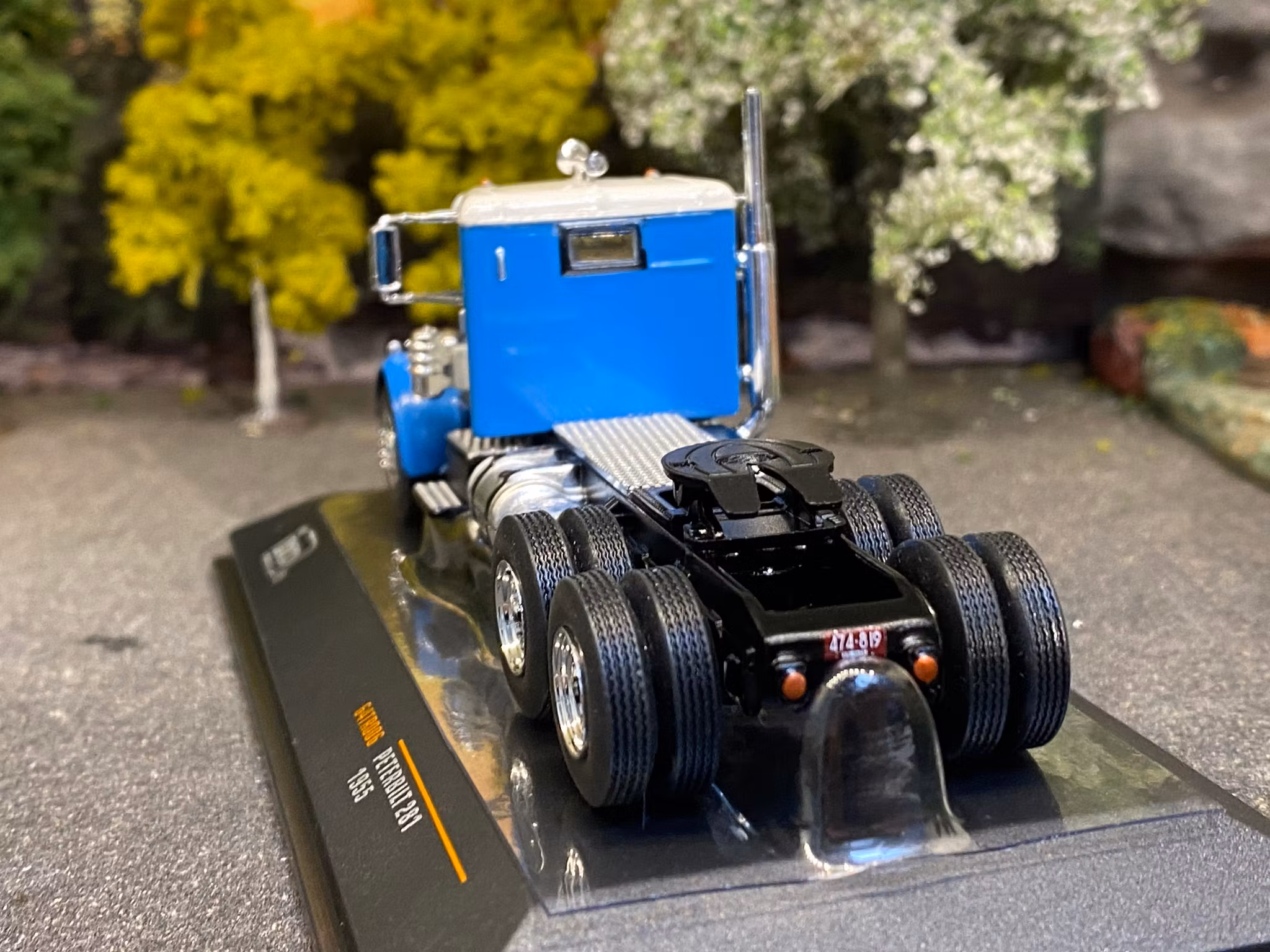 Scale 1/64 Peterbilt 281 1955' Blue/White fr IXO Models