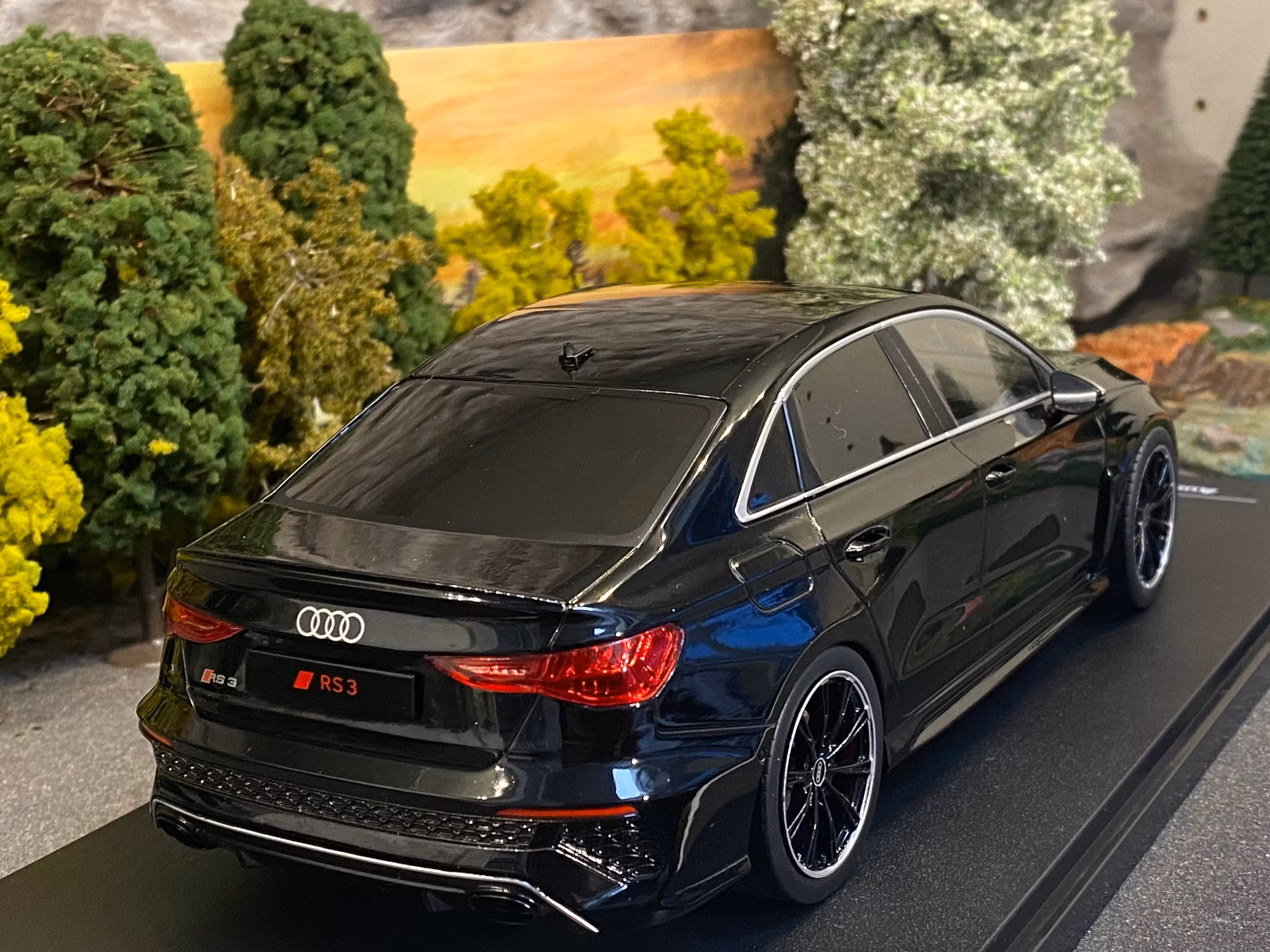 Skala 1/18 Audi RS 3 Limousine 2022' Black fr IXO Models/ MCG