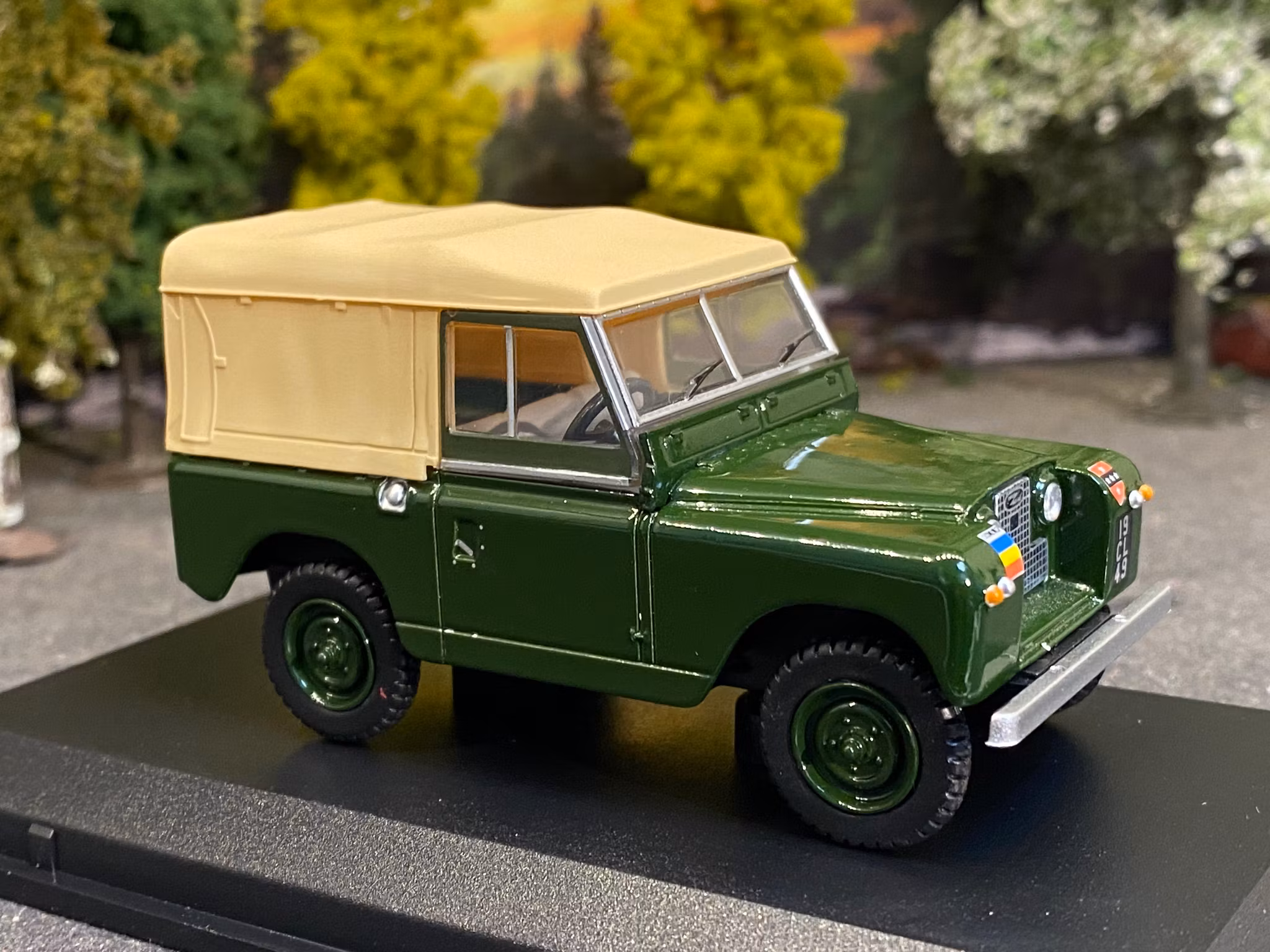 Scale 1/43 Land Rover Series II SWB Canvas, Rhd fr Oxford Military