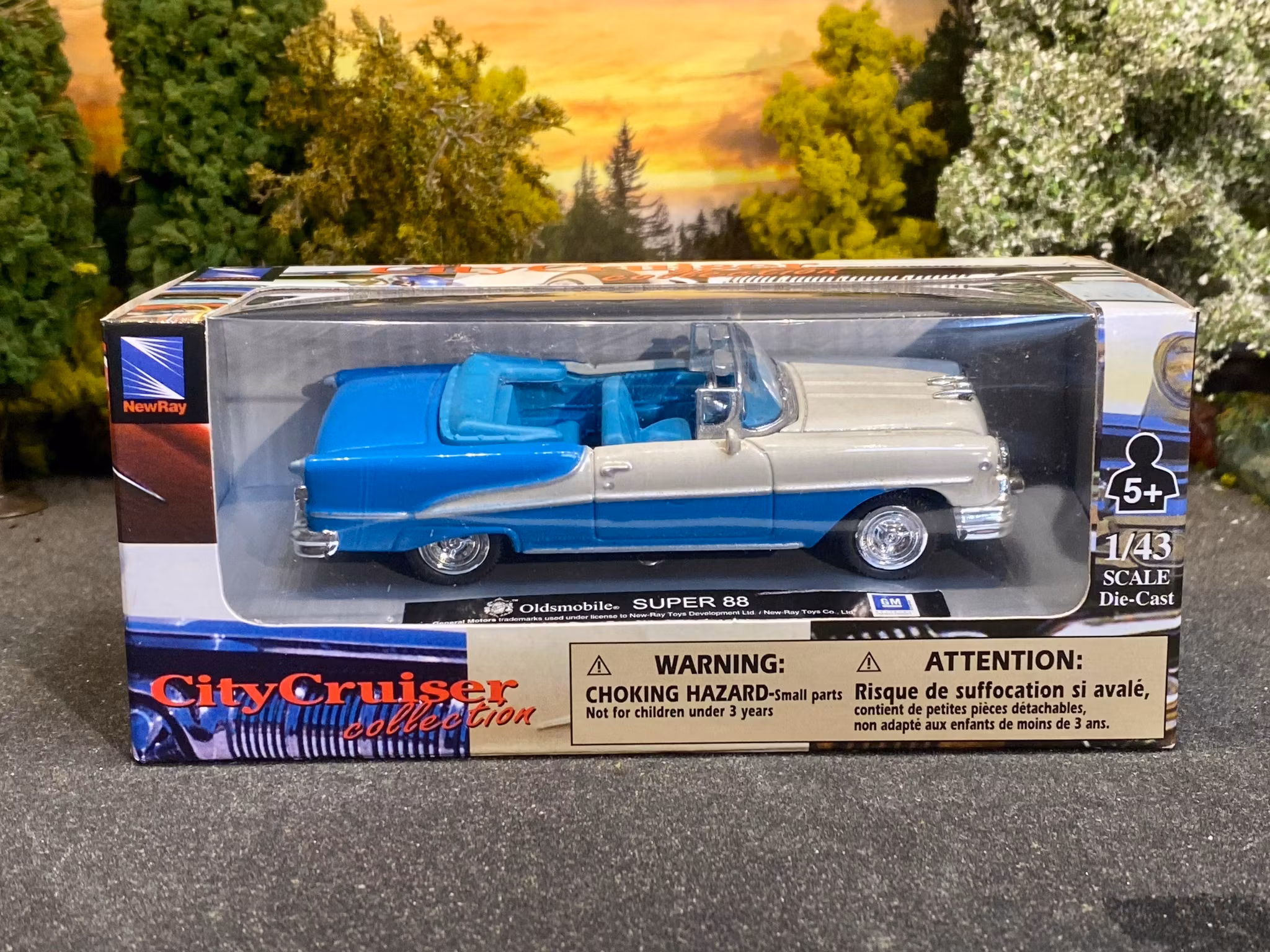 Skala 1/43 Oldsmobile Super 88 Blue/white fr New-Ray - City Cruiser Collection