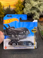 Skala 1/64 Hot Wheels: Batman & Robin Batmobile