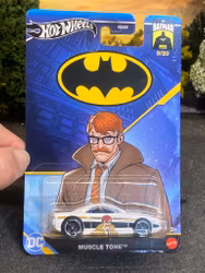 Skala 1/64 Hot Wheels DC: Batman - Muscle Tone