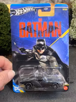 Skala 1/64 Hot Wheels DC: Batman - Batmobile