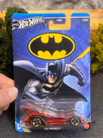 Skala 1/64 Hot Wheels DC: Batman - Batmobile, Dark Red