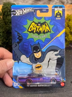 Skala 1/64 Hot Wheels DC: Batman - TV Series Batmobile