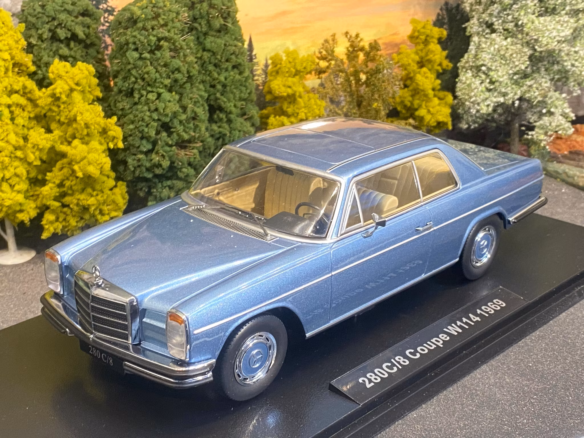Skala 1/18 Mercedes-Benz 280C/8 Coupe (W114) 1969, Blue fr KK-Scale