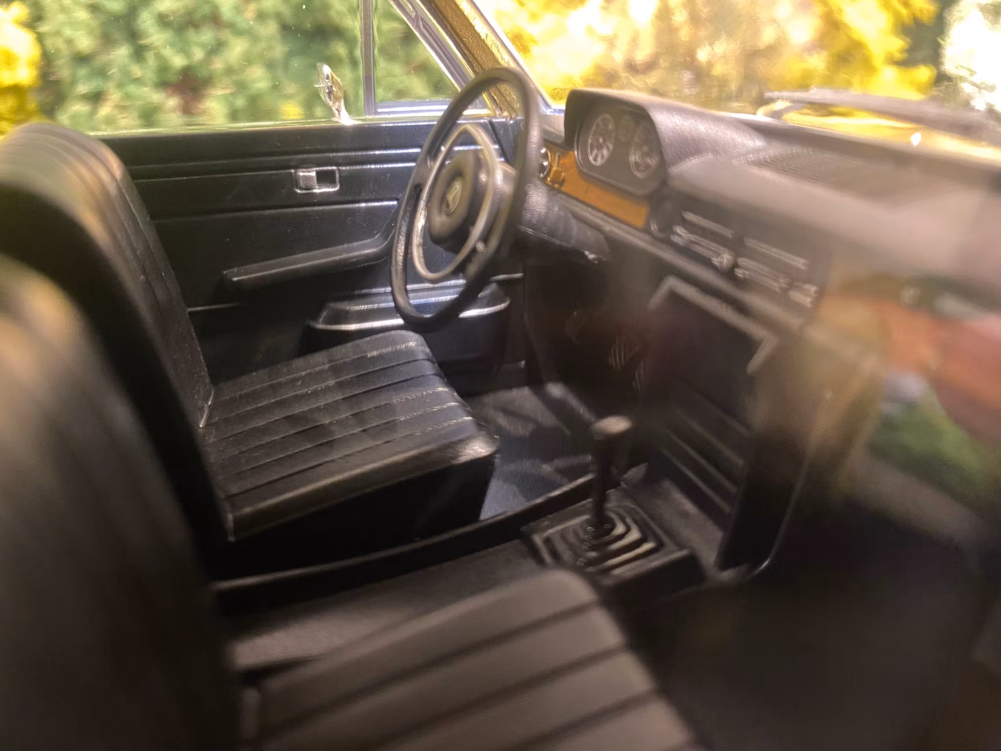 Skala 1/18 Mercedes-Benz 280C/8 Coupe (W114) 1969, Gold fr KK-Scale