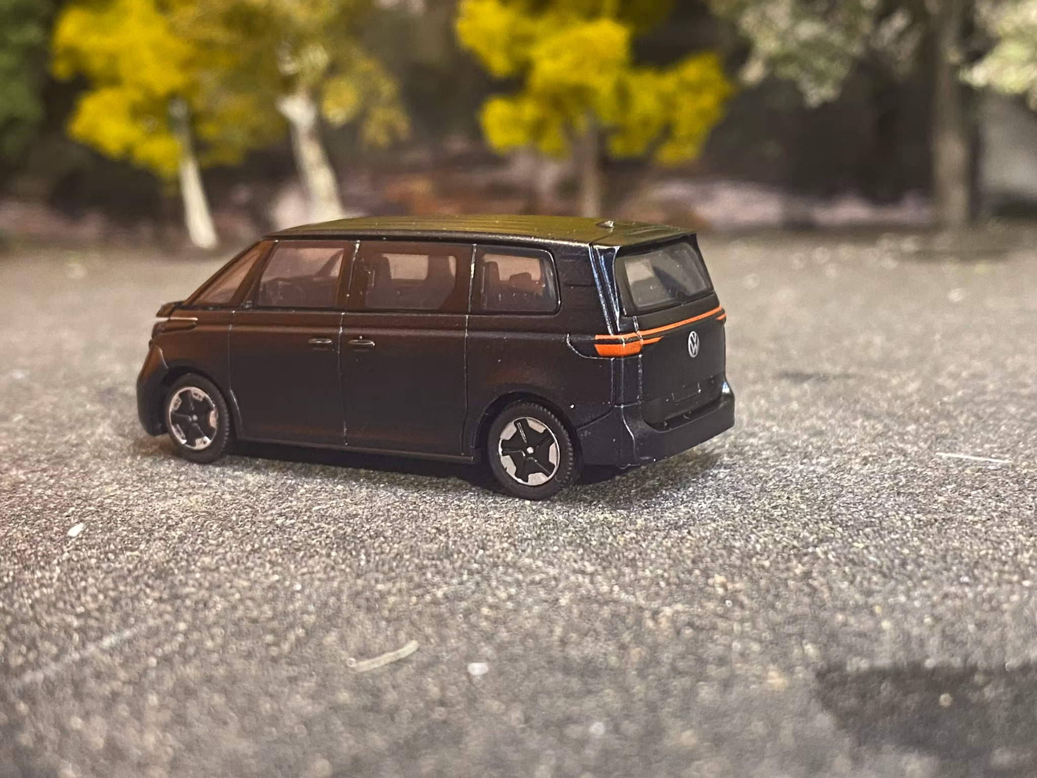 Skala 1/87 Volkswagen ID.Buzz People, deep black metallic fr Rietze 21911